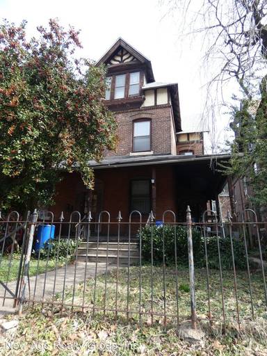 Main picture of 1007 S 49th St