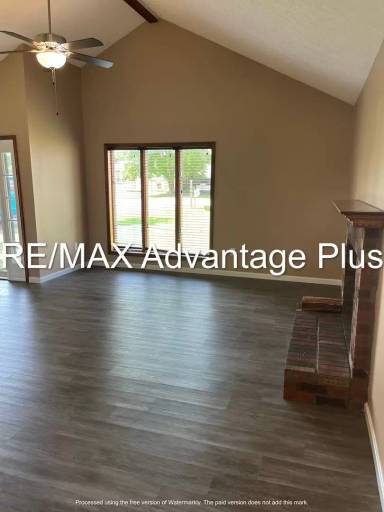 Main picture of 559 Congress Dr