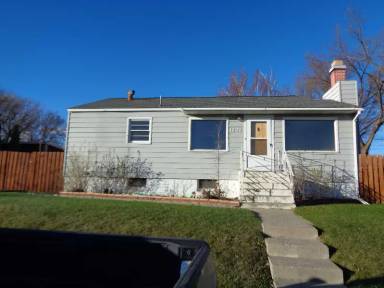 Main picture of 1227 Peosta Ave