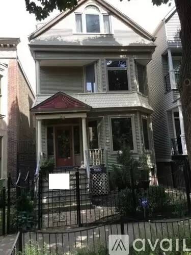 Main picture of 1712 W School St