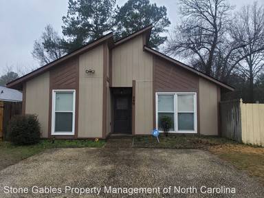 Main picture of 536 Hickorywood Dr