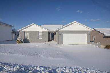 Main picture of 4064 Buckingham Park