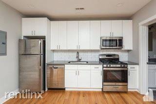 Main picture of 2437 N Ashland Ave