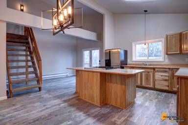 Main picture of 3940 Lynn Dr