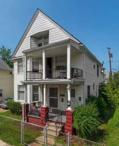 Main picture of 1818 W 57th St