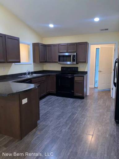 Main picture of 105 Arrowhead Trl