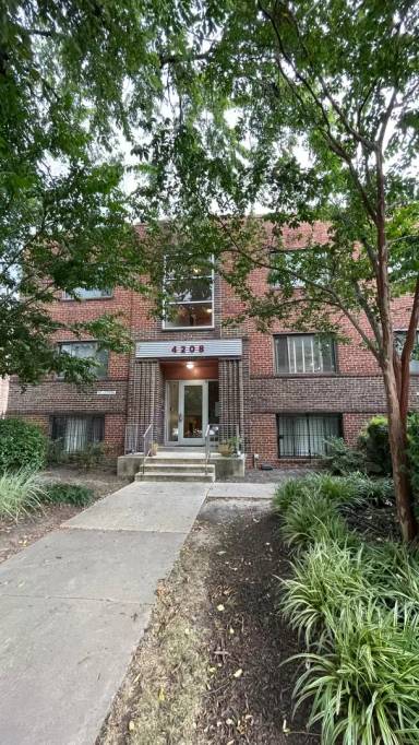 Main picture of 4208 Benning Rd NE