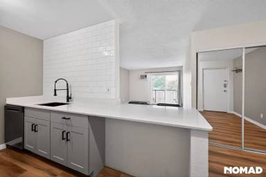 Main picture of 1250 Golden Cir