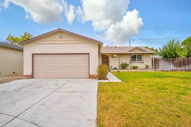 Main picture of 906 Valencia Dr
