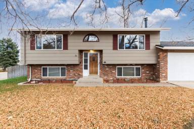 Main picture of 7450 S Upham St