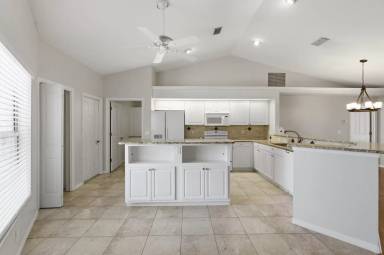 Main picture of 5327 SW 89th St