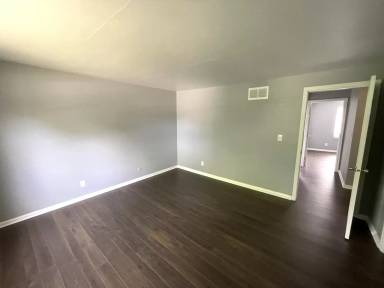Main picture of 6603 E 46th St