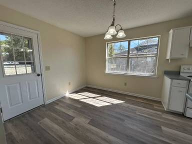 Main picture of 849 Lyndsi Ln