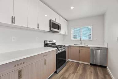 Main picture of 1358 W 36th St