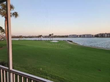 Main picture of 8056 Queen Palm Ln