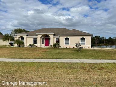 Main picture of 642 Copper Beech Blvd