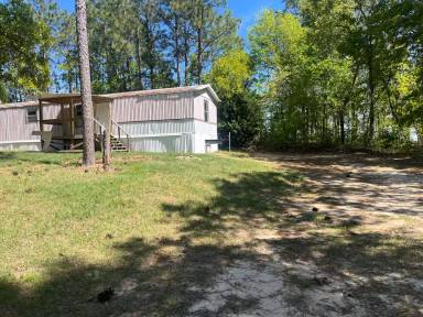 Main picture of 59 Lake Shore Dr