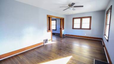 Main picture of 922 Center Point Rd NE