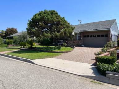 Main picture of 1048 E El Dorado St