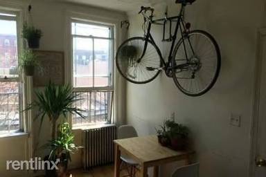 Main picture of 552 Grand St