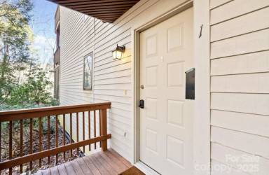 Main picture of 299 Blue Ridge Dr S