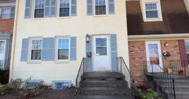 Main picture of 120 Canterbury Ct