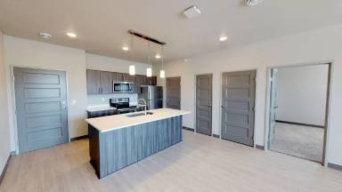 Main picture of 3305 Aurora Ave