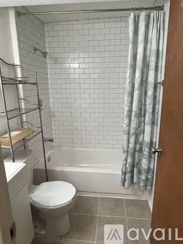 Main picture of 936 Oak St