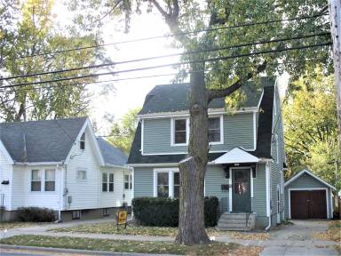 Main picture of 3233 Milwaukee St