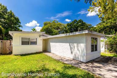 Main picture of 10623 N 25th St