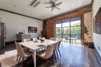 Main picture of 340 6th St