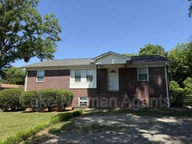 Main picture of 140 Watkins St