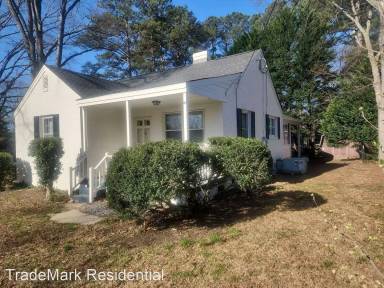 Main picture of 702 Saint Marys St