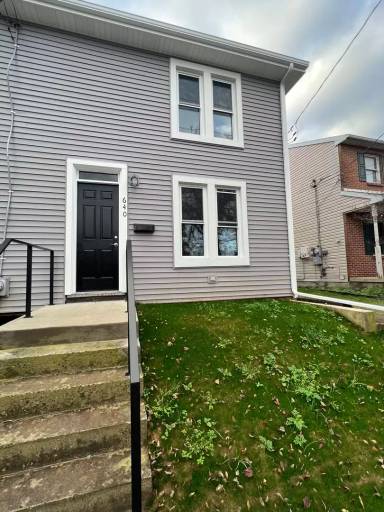 Main picture of 642 E Main St
