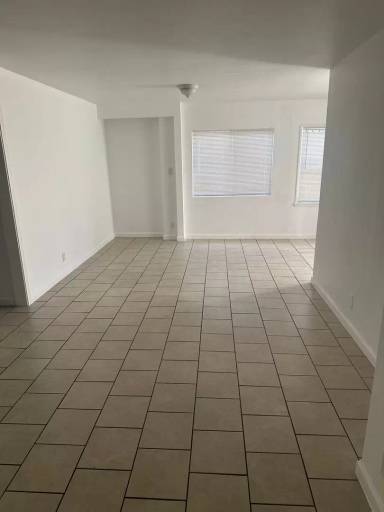 Main picture of 6812 S Main St