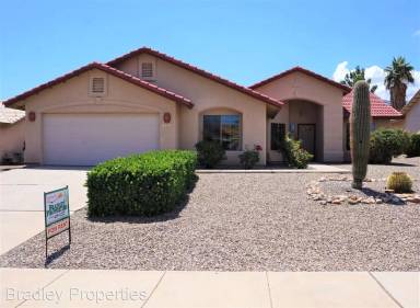 Main picture of 3070 Plaza de Viola