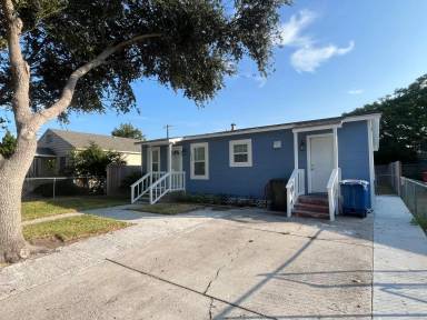 Main picture of 2037 Harvard St
