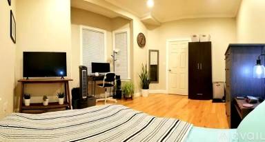 Main picture of 1 Boardman Pl
