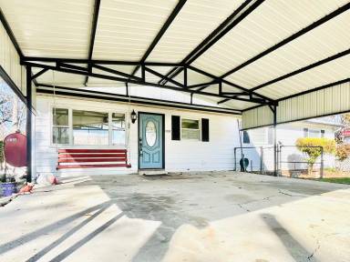 Main picture of 1727 Triangle Cir