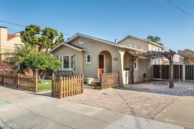 Main picture of 1715 Palm Ave