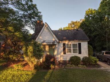 Main picture of 522 S Moore Rd