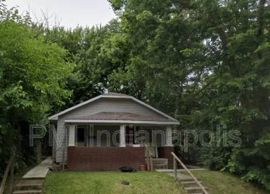 Main picture of 2932 N Dearborn St