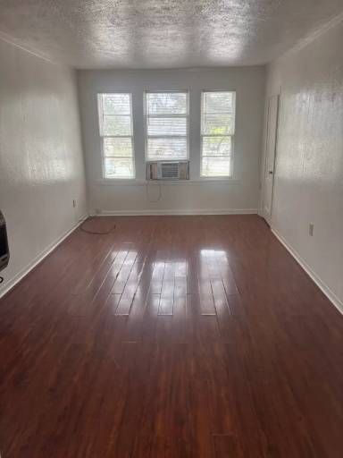 Main picture of z 2618 North Blvd. - 4