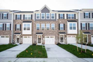 Main picture of 8 Foxwood Dr