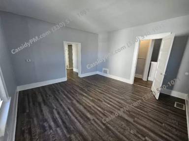 Main picture of 237 8th St NW