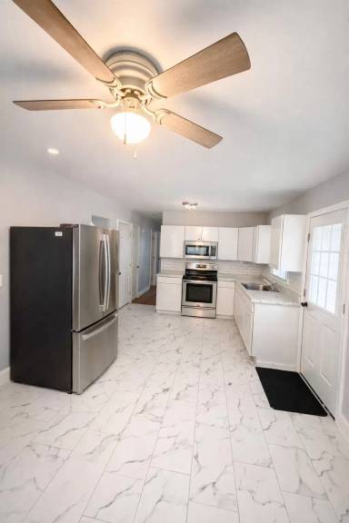 Main picture of 26 Tyler St
