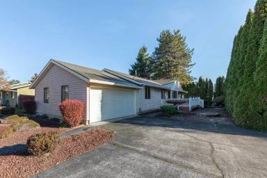 Main picture of 52656 NE Sawyer St