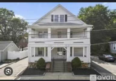 Main picture of 984 Main St