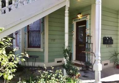Main picture of 1722 S St