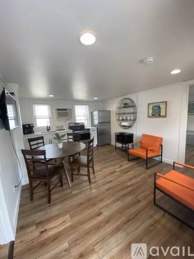 Main picture of 710 W Ludington Ave